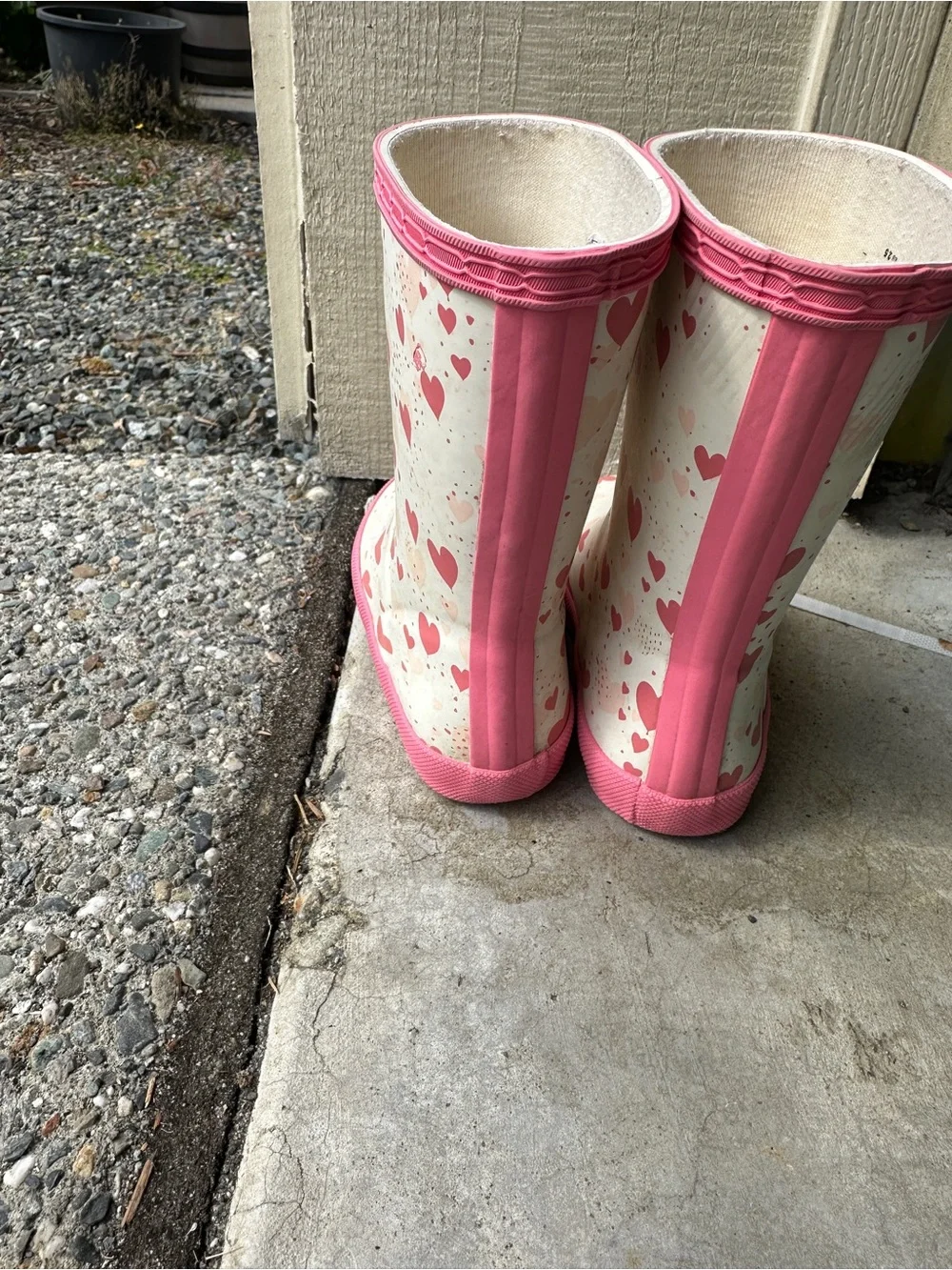 Hunter Kids Cream Rain Boots with Pink Hearts Size 9